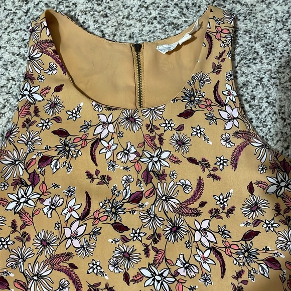 Floral Sleeveless Dress - Picture 2 of 8